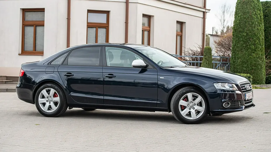 AUDI A4 -