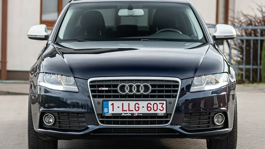 AUDI A4 -