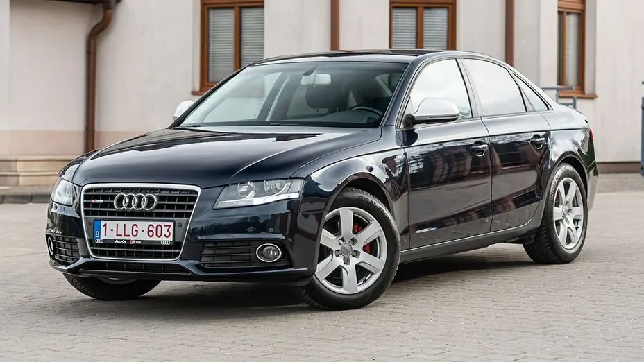 AUDI A4 -