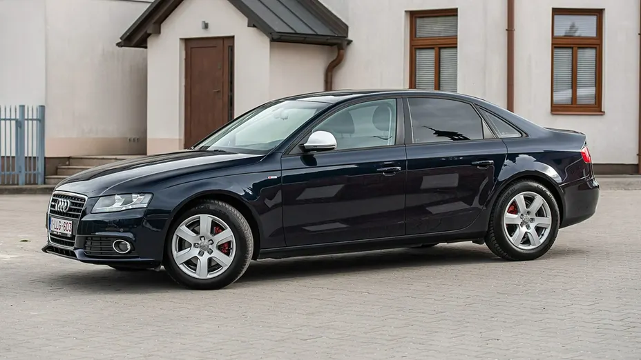 AUDI A4 -