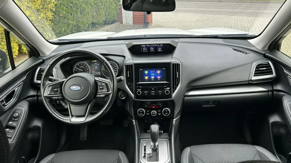SUBARU Forester -