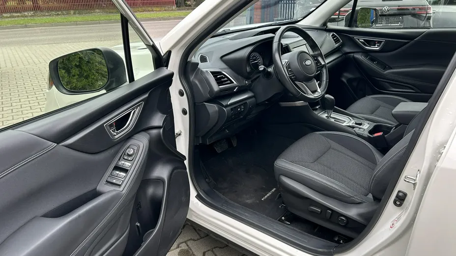 SUBARU Forester -