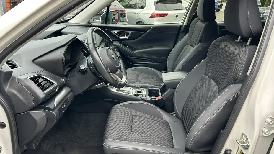 SUBARU Forester -