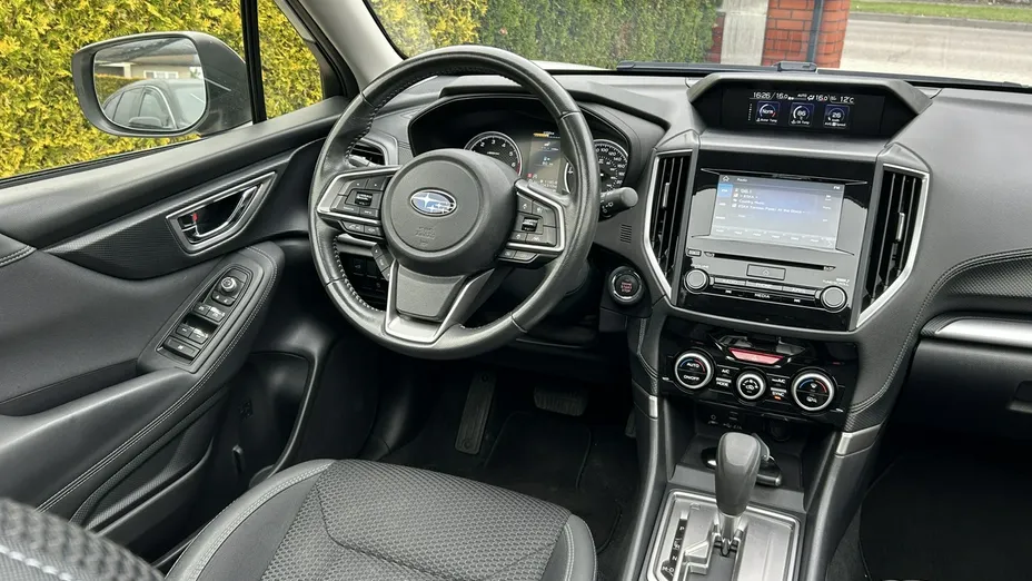 SUBARU Forester -