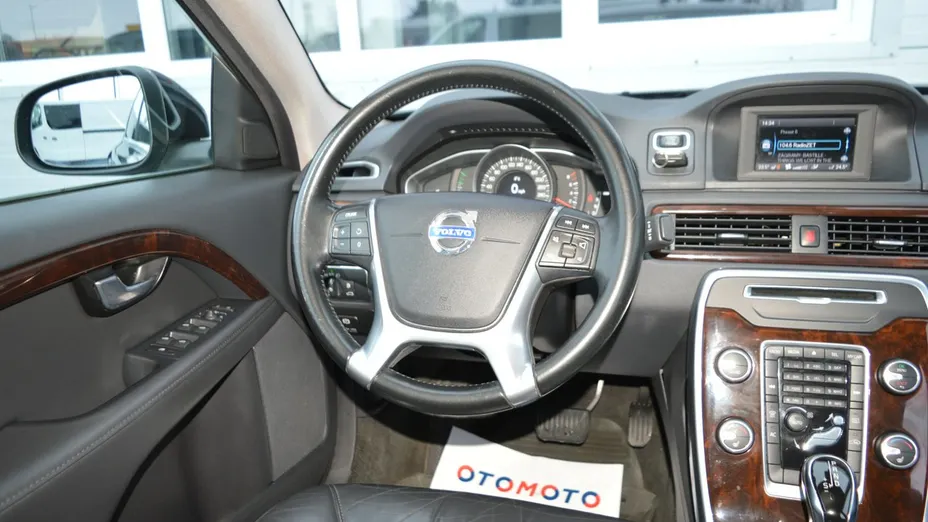VOLVO S80 -