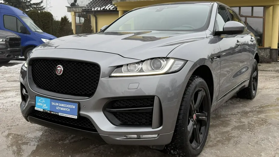JAGUAR F-Pace -