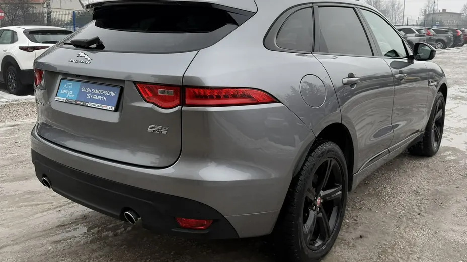 JAGUAR F-Pace -