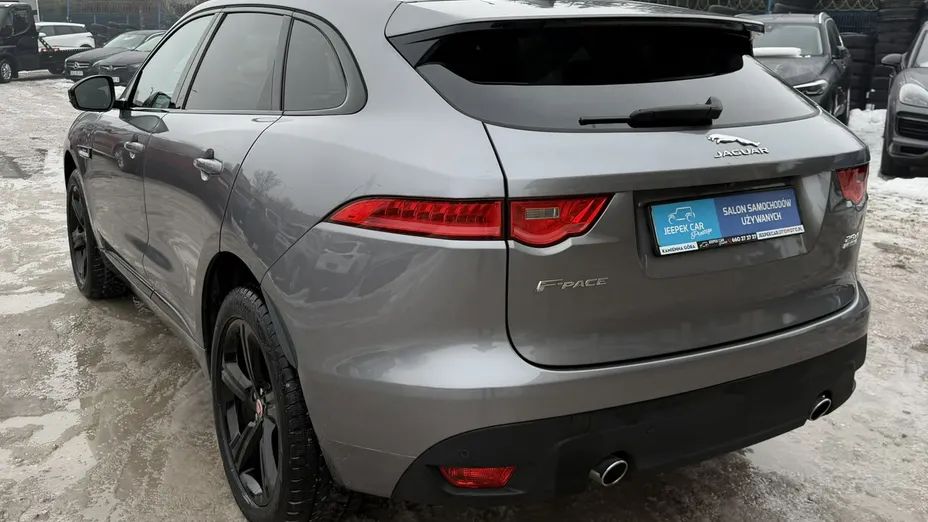 JAGUAR F-Pace -