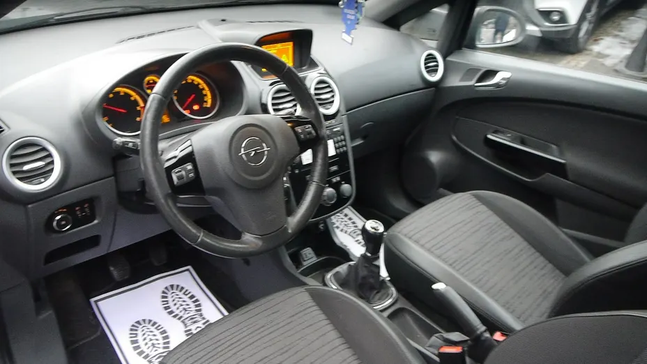 OPEL Corsa -