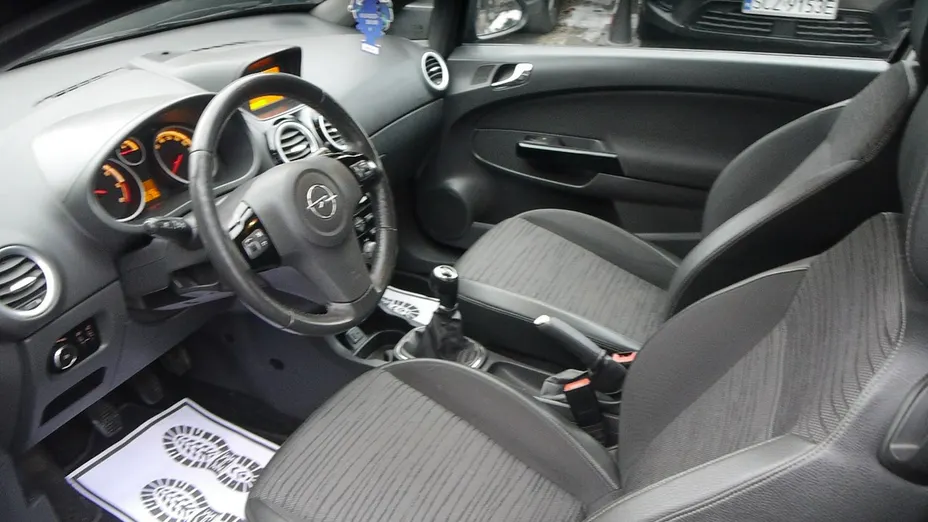 OPEL Corsa -