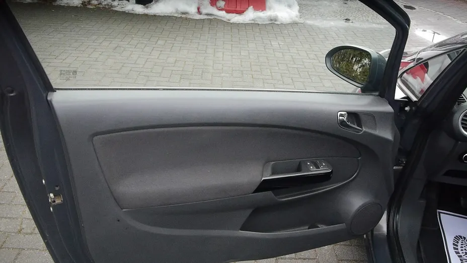 OPEL Corsa -