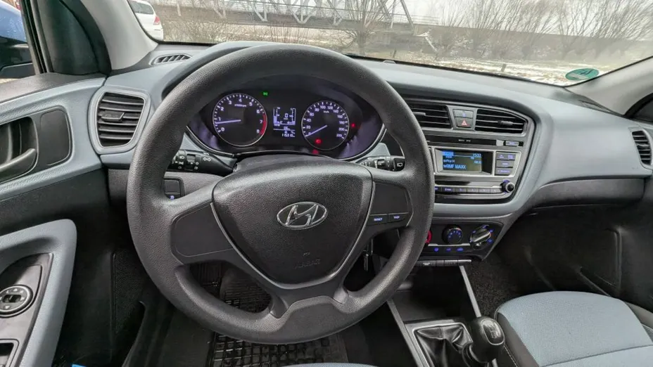 HYUNDAI i20 -