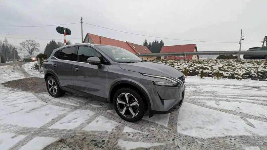 NISSAN Qashqai -