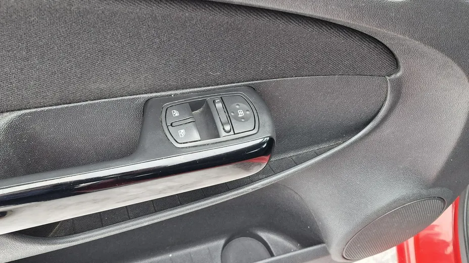 OPEL Corsa -