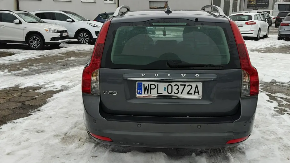 VOLVO V50 -
