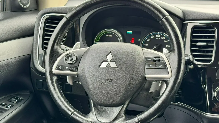 MITSUBISHI Outlander -