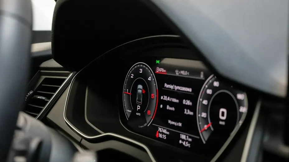 AUDI Q5 -