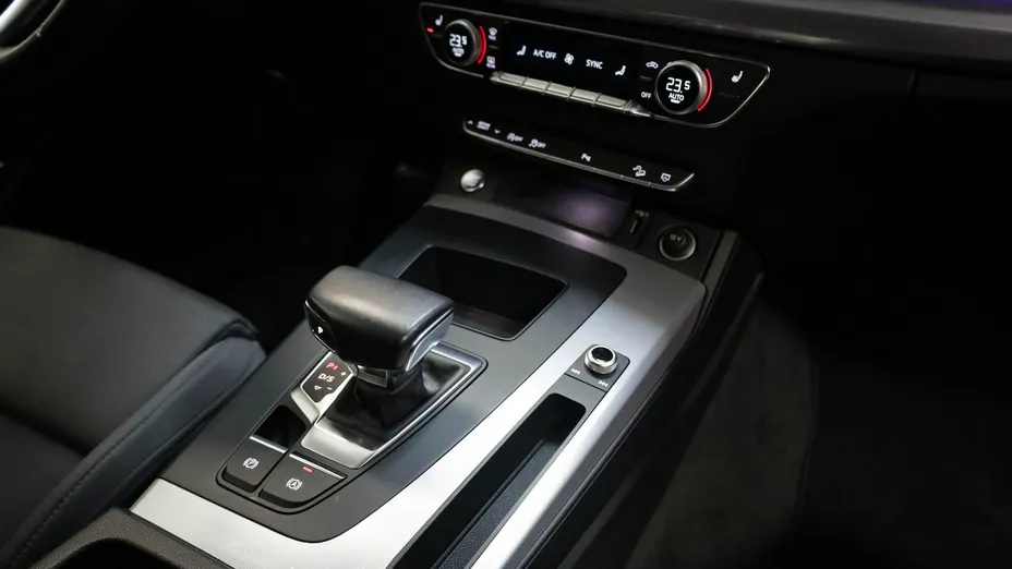 AUDI Q5 -