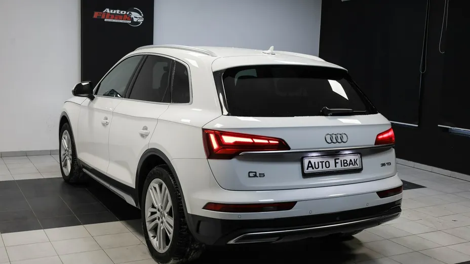 AUDI Q5 -