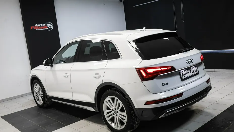 AUDI Q5 -