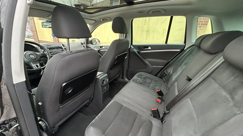 VOLKSWAGEN Tiguan -