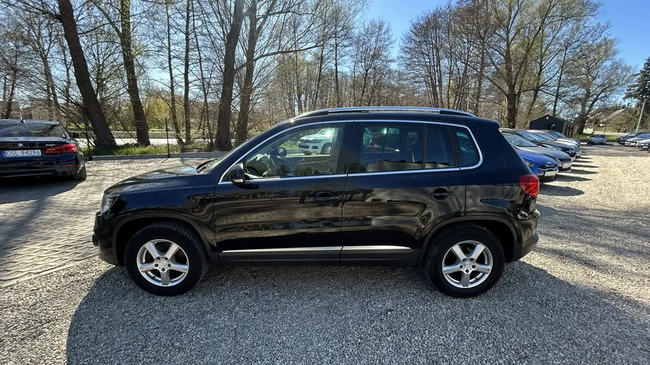 VOLKSWAGEN Tiguan -