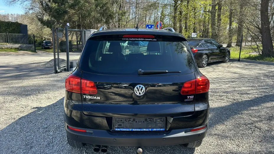 VOLKSWAGEN Tiguan -