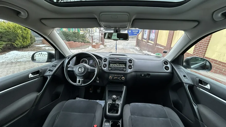 VOLKSWAGEN Tiguan -