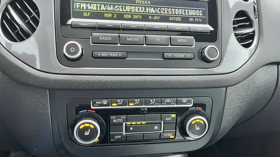 VOLKSWAGEN Tiguan -
