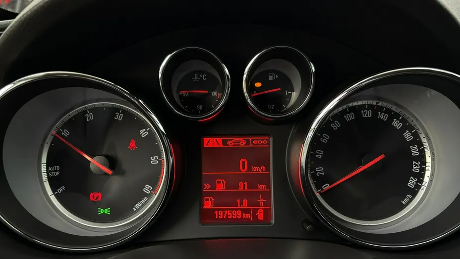 OPEL Insignia -
