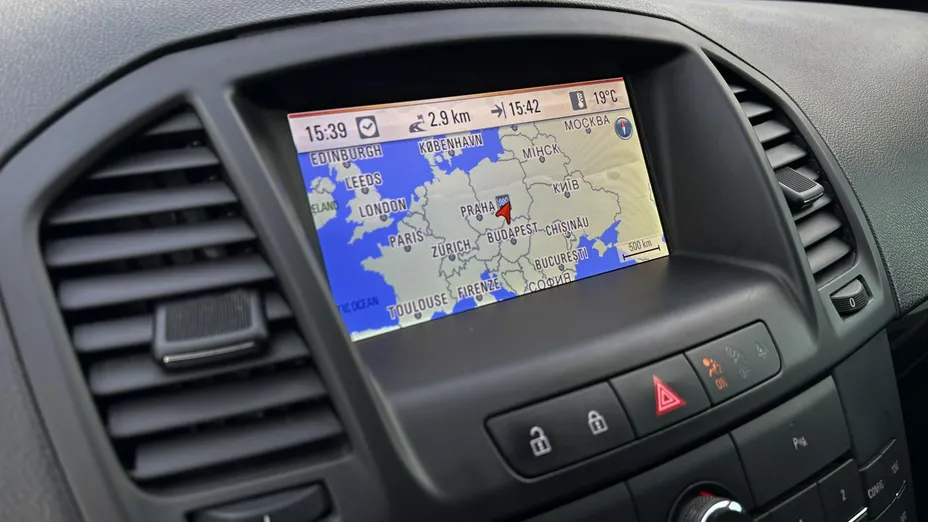 OPEL Insignia -