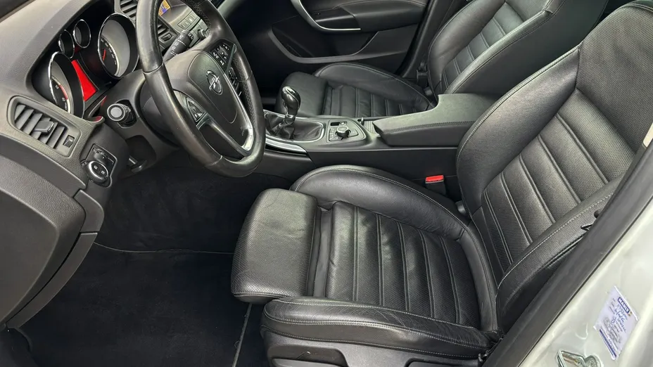 OPEL Insignia -