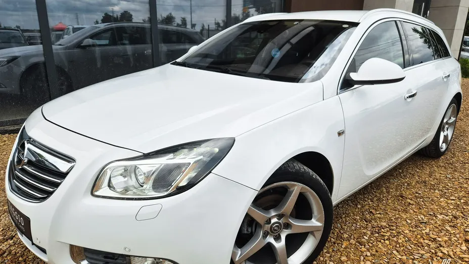 OPEL Insignia -