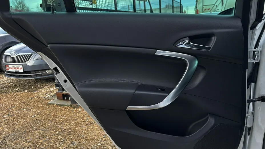 OPEL Insignia -