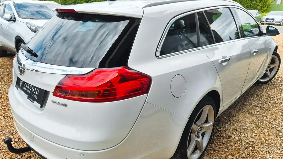 OPEL Insignia -