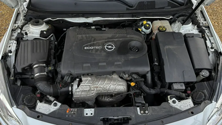 OPEL Insignia -