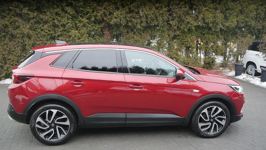 OPEL Grandland X -