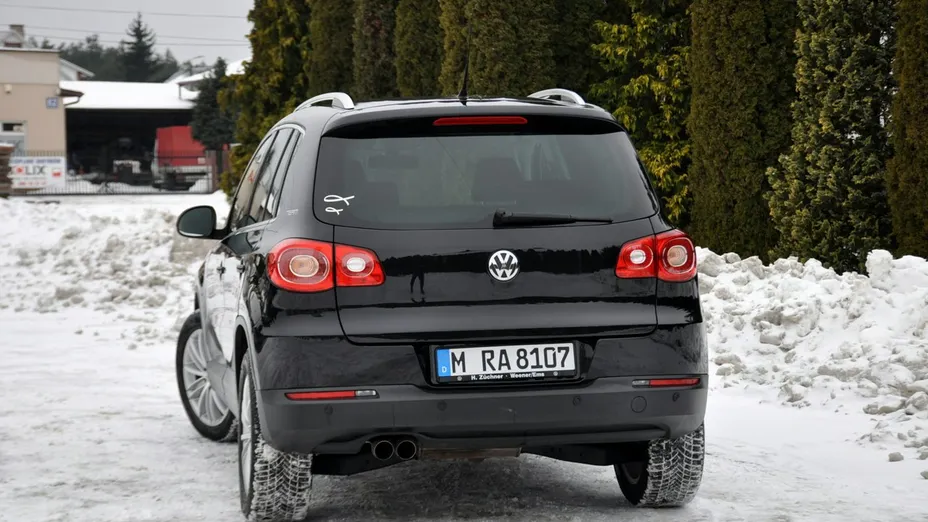VOLKSWAGEN Tiguan -