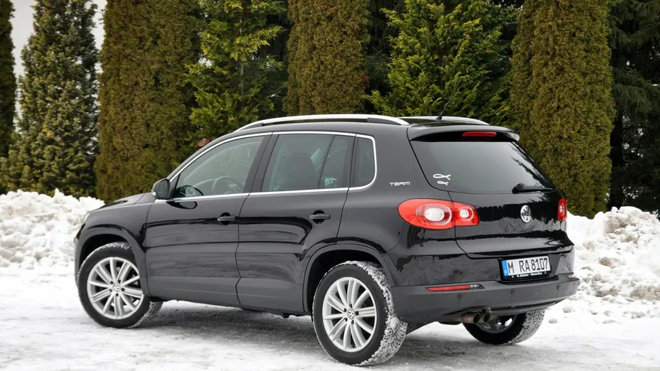 VOLKSWAGEN Tiguan -