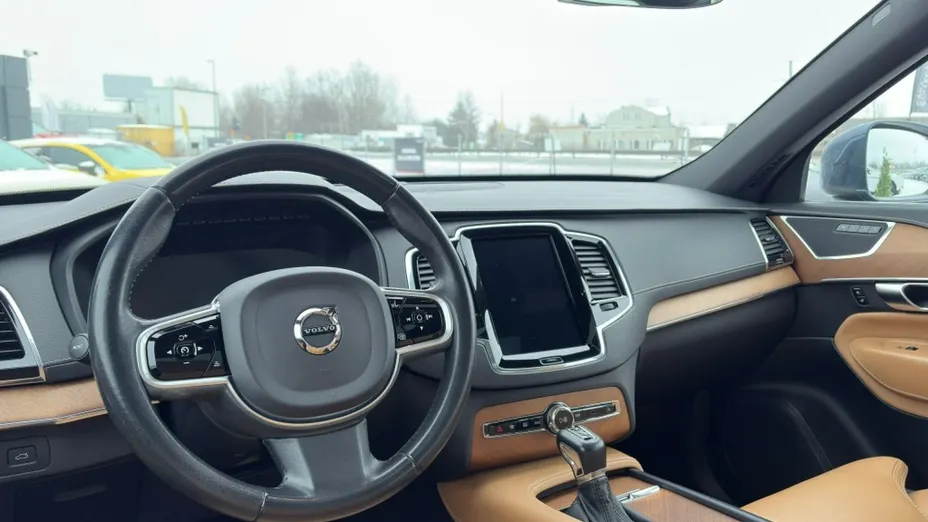 VOLVO XC90 -