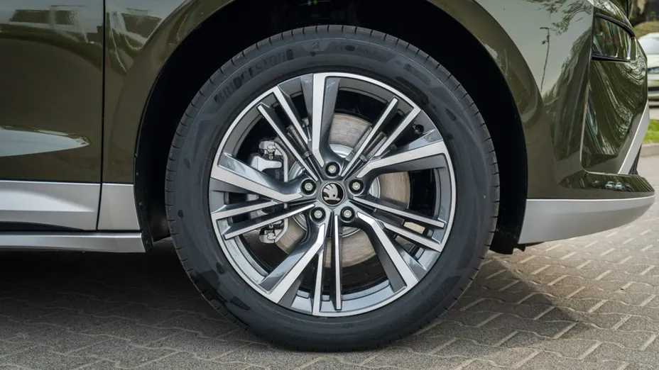 SKODA Enyaq -