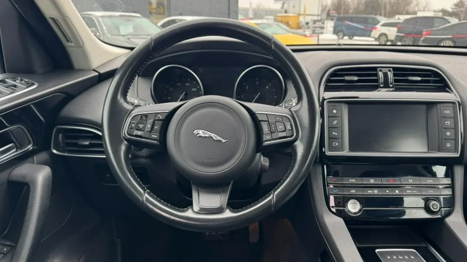 JAGUAR F-Pace -