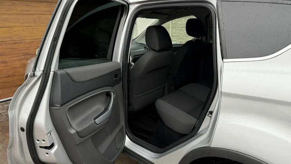 FORD Kuga -