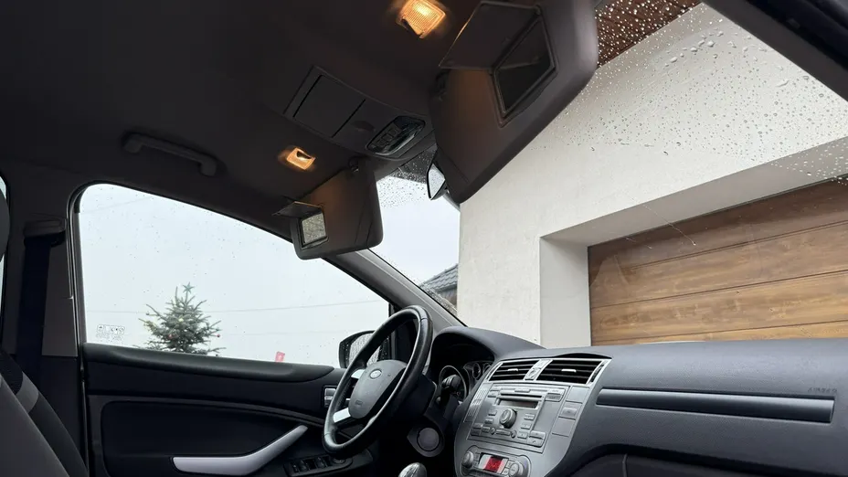 FORD Kuga -