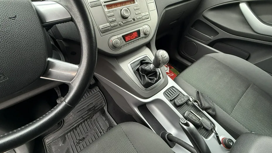 FORD Kuga -