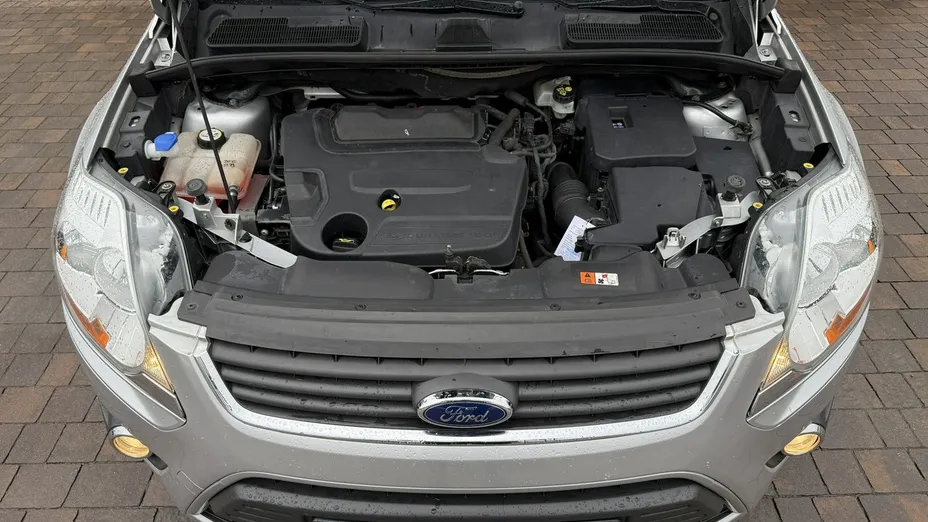 FORD Kuga -