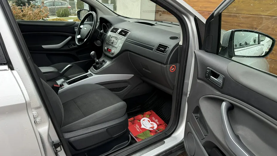 FORD Kuga -