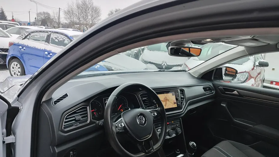 VOLKSWAGEN T-ROC -