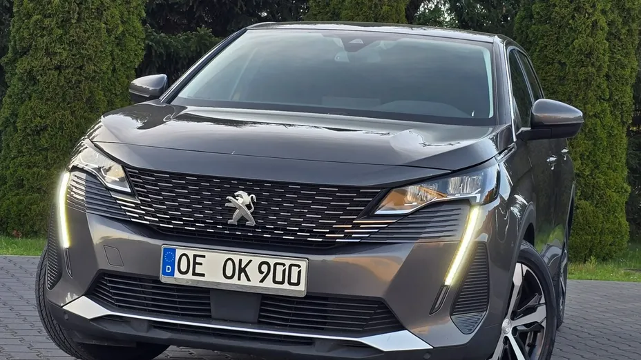 PEUGEOT 5008 -