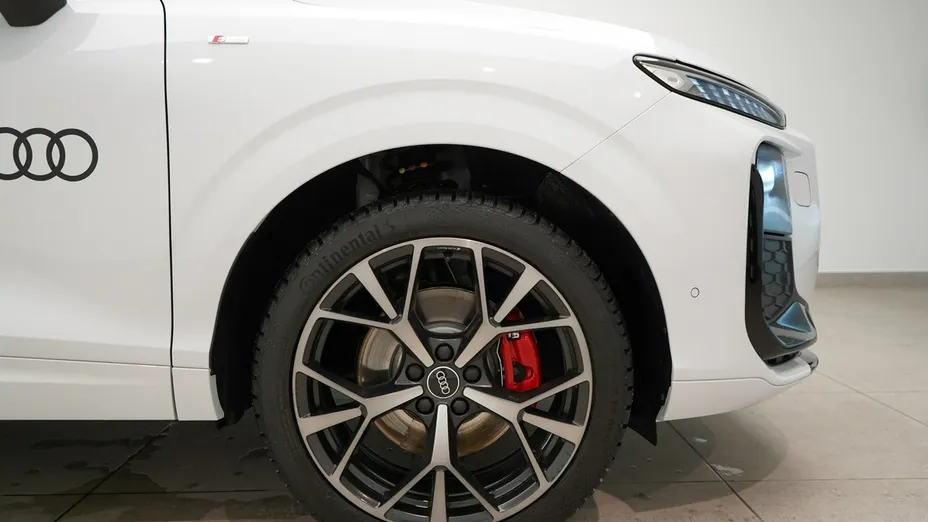 AUDI Q3 -